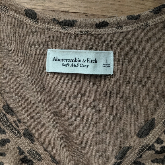 Abercrombie CozyAF Tee - Picture 6 of 6